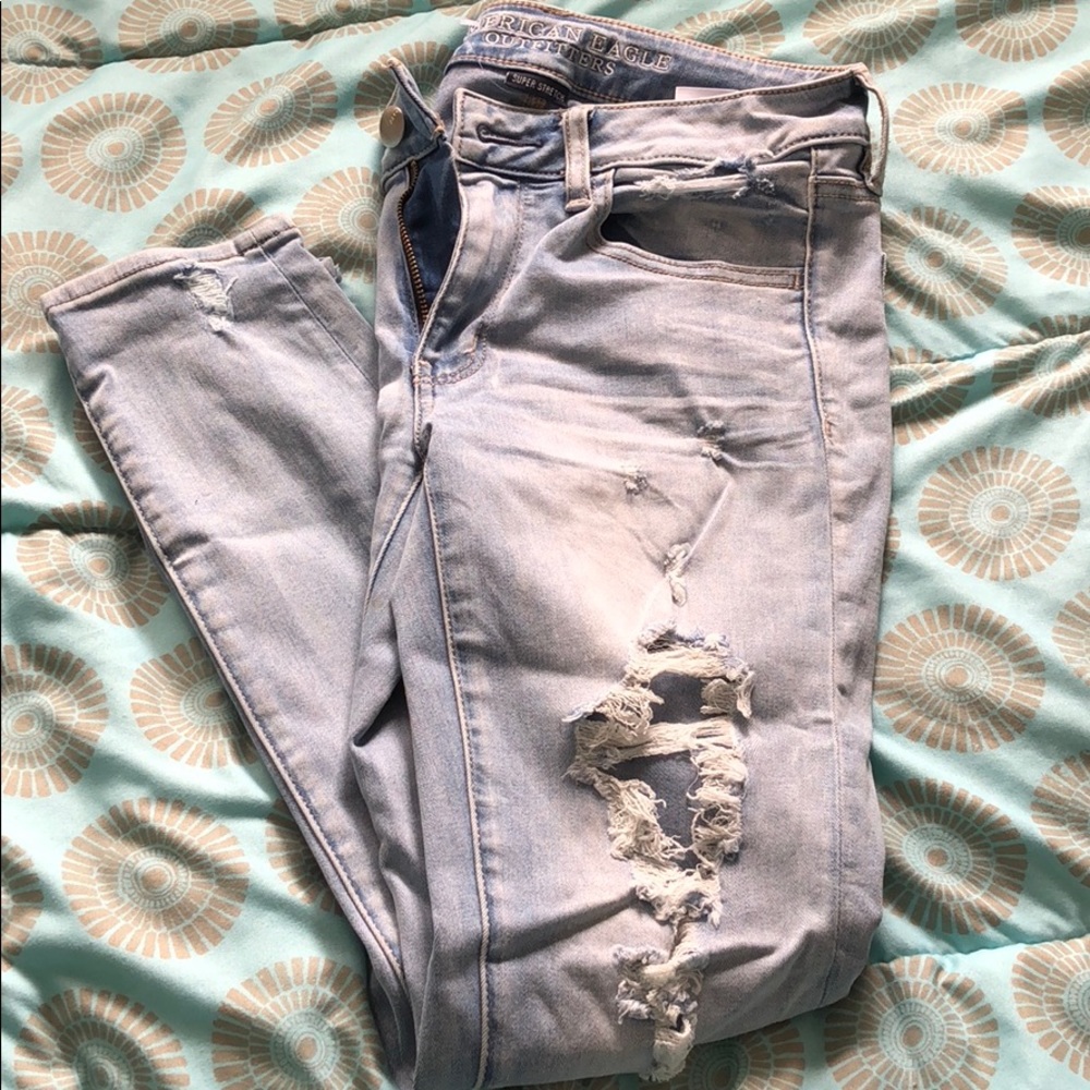 Distressed American eagle ankle jeggings